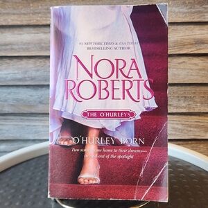 🖤 O'Hurley Born Nora Roberts Paperback Book Novel